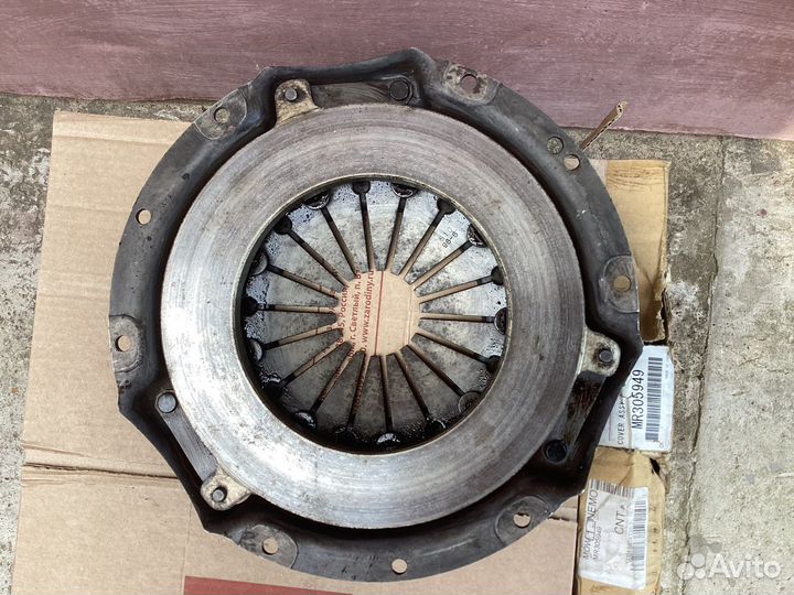 Продаю корзину сцпления на двигаель 4d56