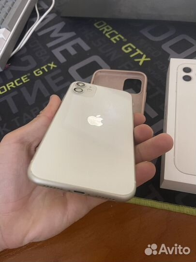 iPhone 11, 64 ГБ