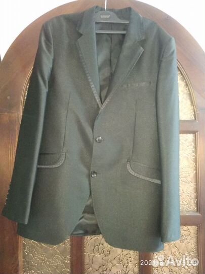 Продам шикарный костюм
