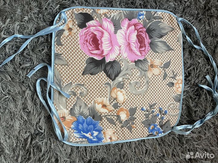 Сидушки на стулья