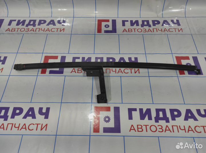 Направляющая стекла двери Kia Sportage (SL) 835103