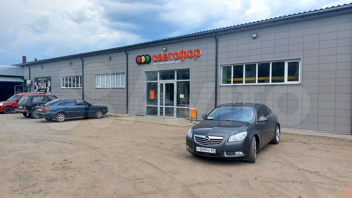 Здание, 1300 м²