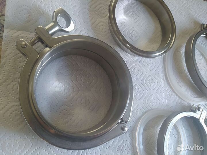 Кламп,хомут, 2 прокладки, крышка 4 д в сборе