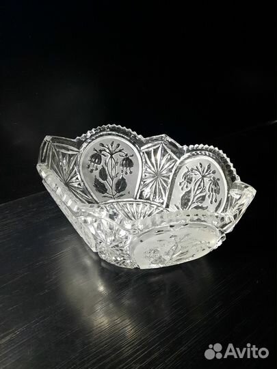 Салатник хрустальный большой 23*11*17 резные края