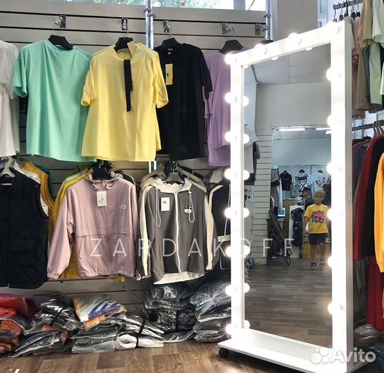 Гримерное зеркало с подсветкой