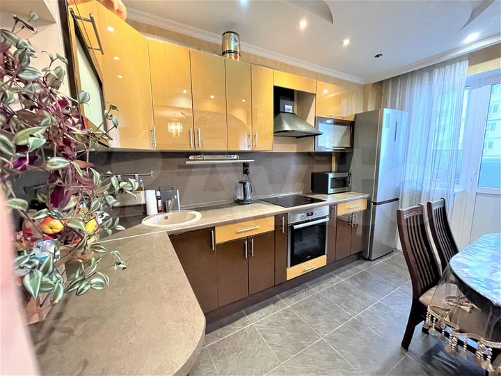 2-к. квартира, 58 м², 8/11 эт.