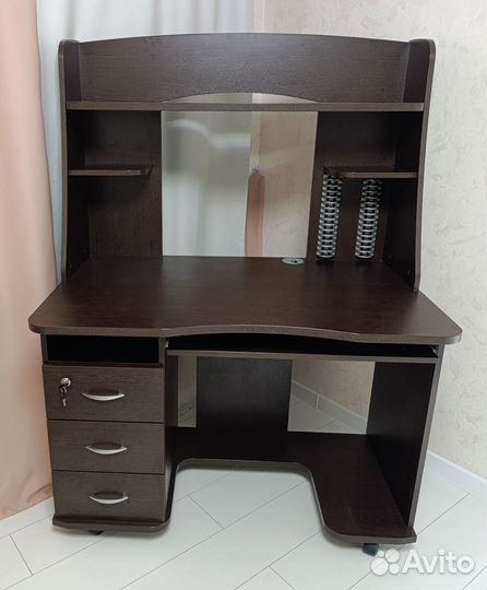 Компьютерный стол Васко