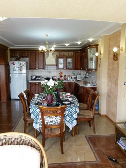 3-к. квартира, 158 м², 4/7 эт.