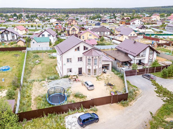 Дом 252 м² на участке 13,4 сот.