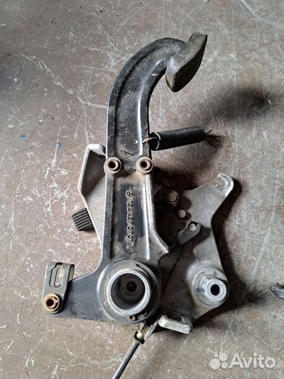 Педаль ручника Mercedes W140