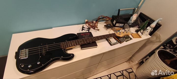 Stagg precision bass Бас-гитара