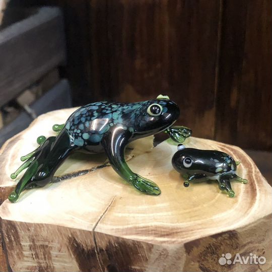 Стеклянная пара (мама и детёныш) из стекла