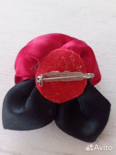 Брошь цветок из ткани
