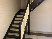Деревянная лестница на второй этаж под ключ