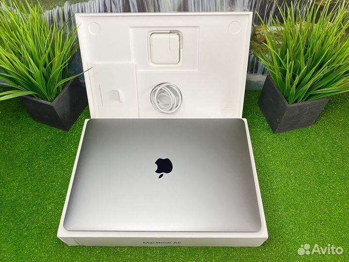 MacBook Air 13 2019 8gb 256gb Отличное состояние