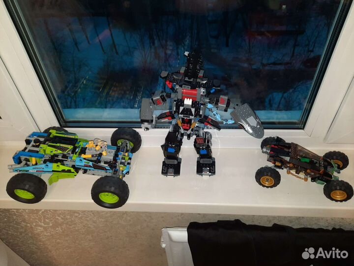 Большая коробка деталей лего россыпью, и собраными