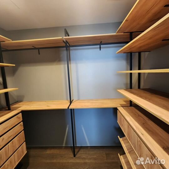 Гардеробная /на заказ/ в наличии