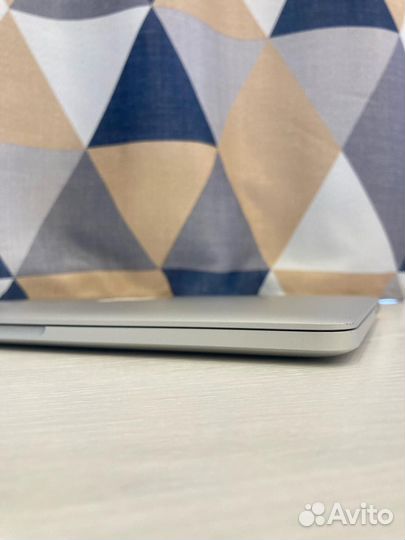 Apple MacBook air 2020 m1