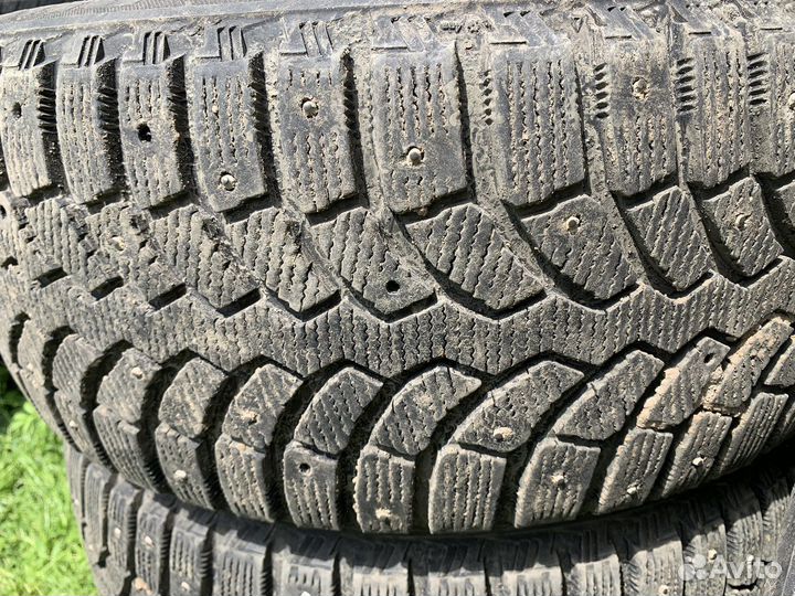 Bridgestone Blizzak Spike-02 225/50 R17