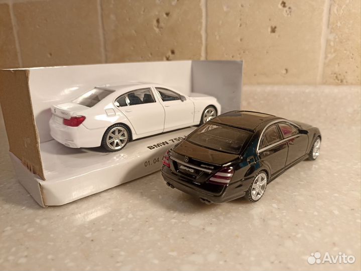 Mercedes s63 amg bmw 750li модель 1/43
