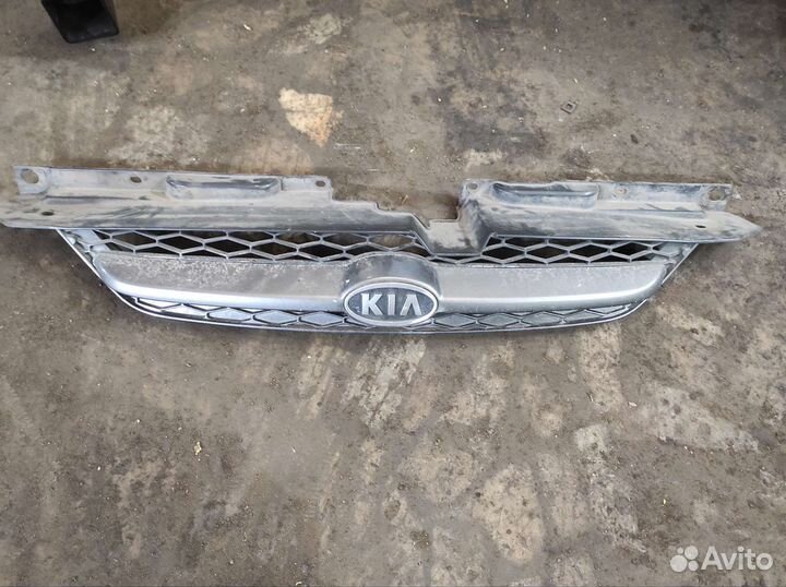 Решетка радиатора kia rio 1