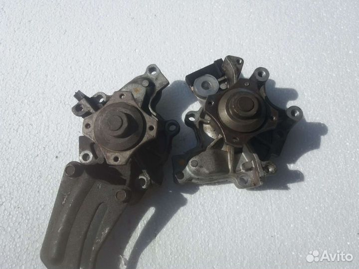 Помпа Мазда MPV 2.0
