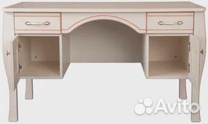 Стол с ящиками