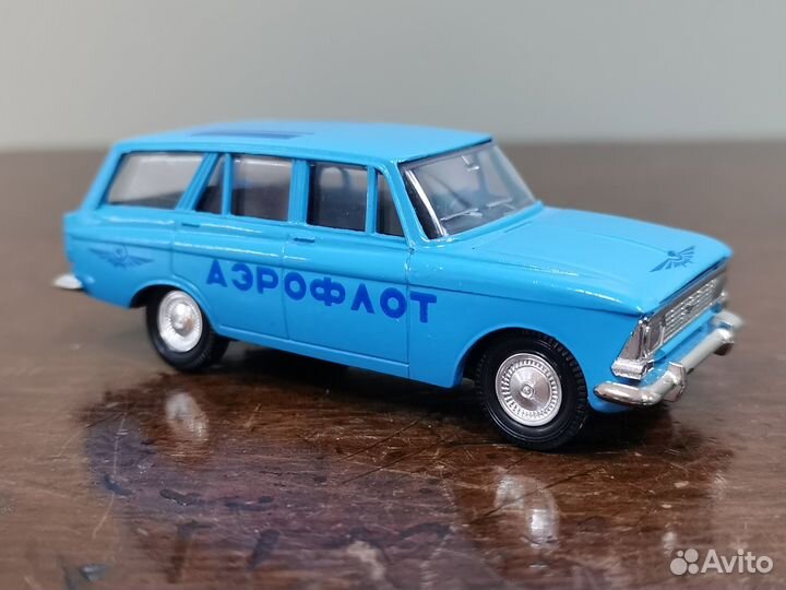 Моделька модель автомобиль Москвич 427 аэрофлот