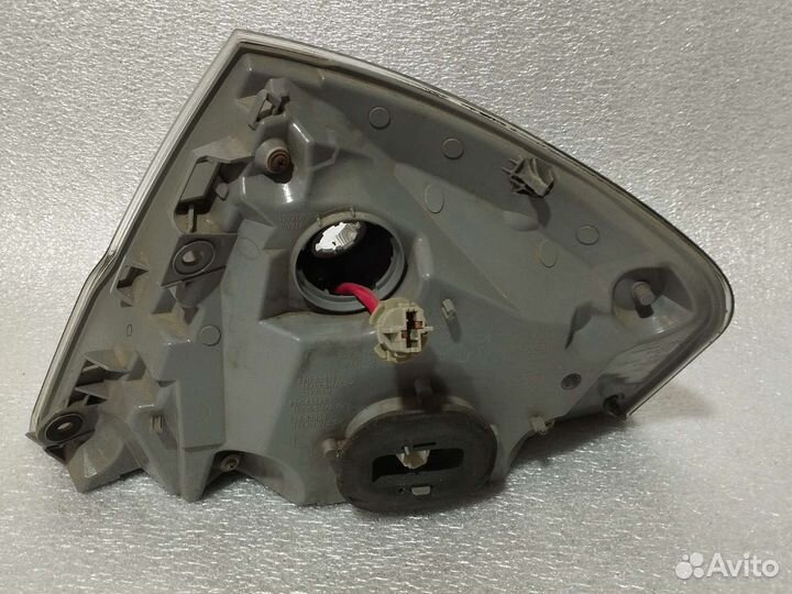 Задний фонарь Nissan Fuga