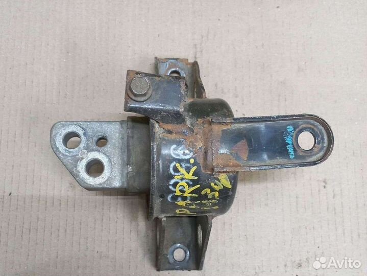 Подушка кпп Шевроле Спарк М300