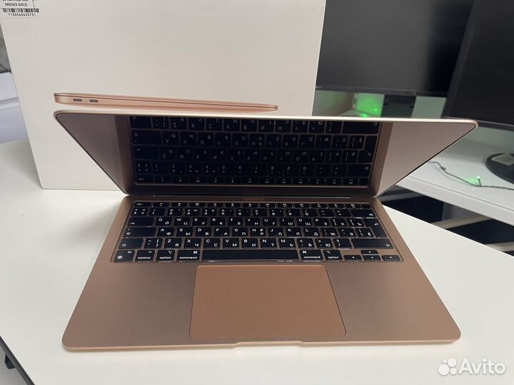 MacBook Air 13 (2020) M1 8 Ram 256 SSD (Э-835)