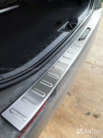 Накладка на бампер Toyota RAV4 XA50 с 2019г нержав