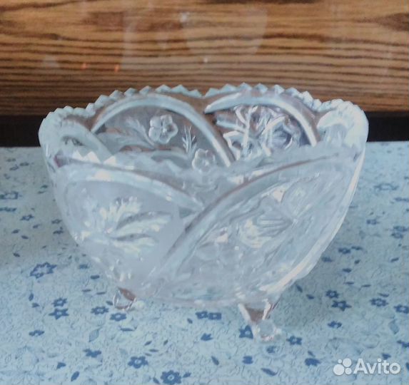 Хрустальная вазочка