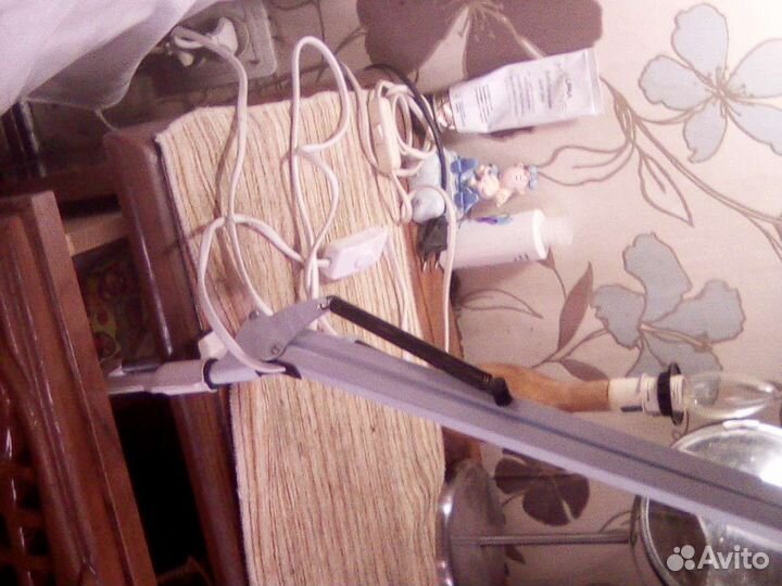 Настольная лампа