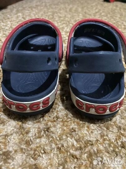 Сандалии crocs