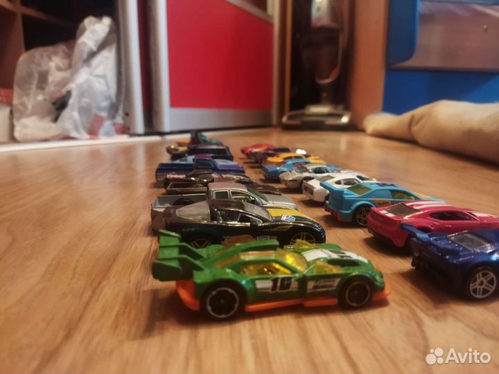 Машинки HootWheels