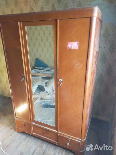 Шкаф платяной с зеркалом СССР цвет ольха