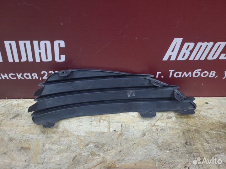 Заглушка противотуманной фары передняя левая Opel