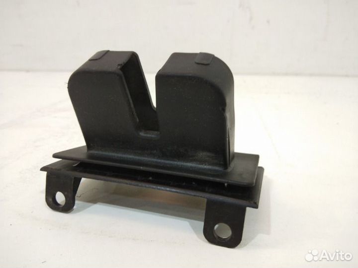 Крышка замка задняя Skoda Rapid 1 2012-2019