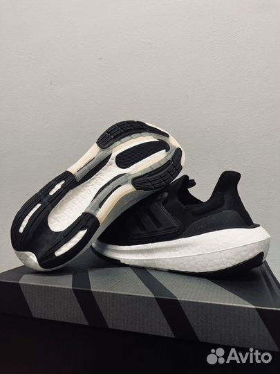 Кроссовки Adidas Ultraboost Light 2023 оригинал