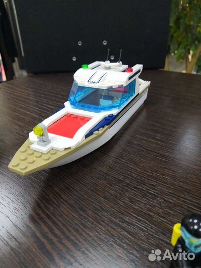 Lego 60221 Яхта для дайвинга