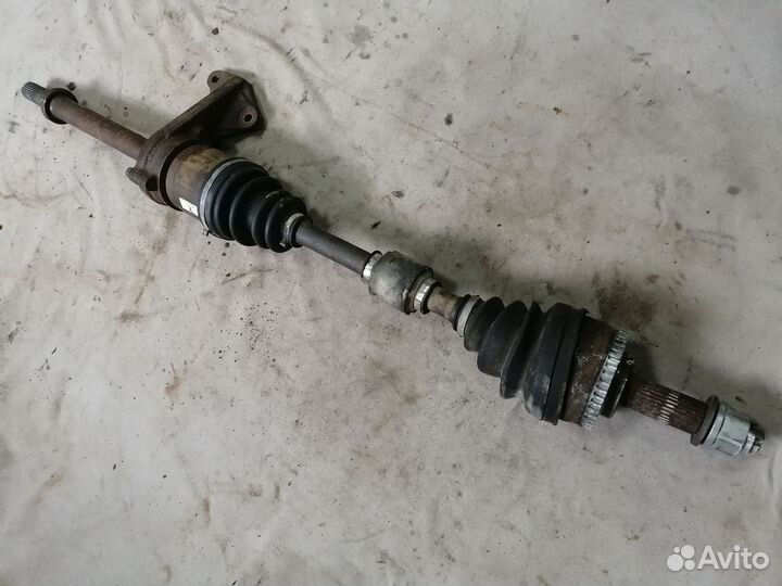 Полуось передняя правая для Nissan Primera P11 рес