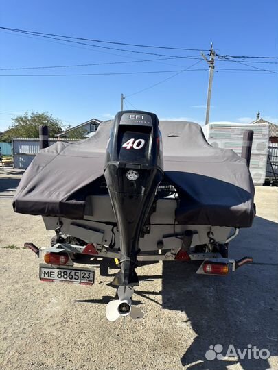 Моторная лодка