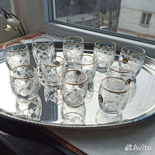 Стопка хрустальная. Полка под крышки