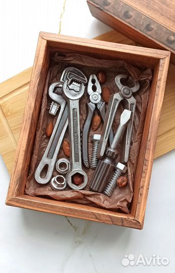 Шоколад ручной работы. Подарок для мужчин