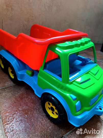 Грузовик игрушка, длинна 68 смвысота 45 новый