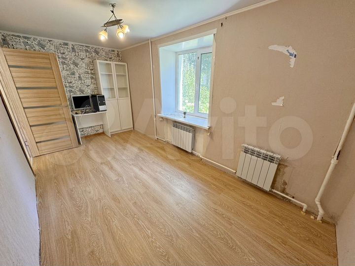 5-к. квартира, 40 м², 1/5 эт.