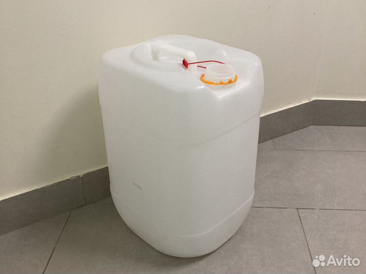 Канистра пластиковая 30 литров