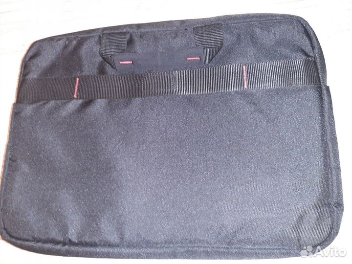 Сумка для ноутбука фирмы samsonite
