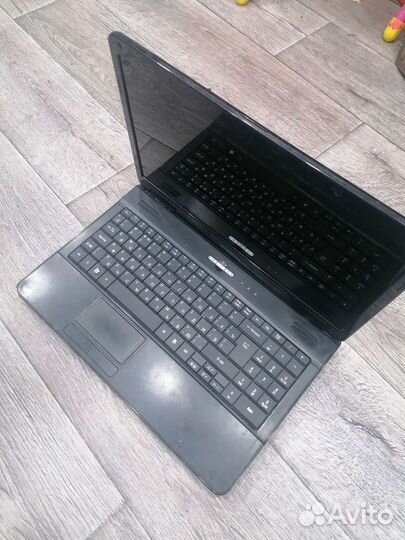 Ноутбук emachines E725